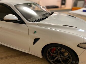 Alfa Romeo Giulia 1:18 Otto - 11