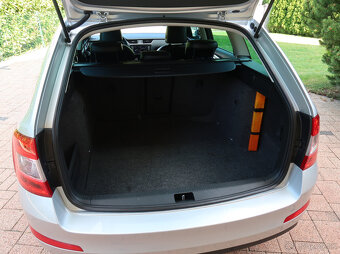 Škoda Octavia Combi 1.6 TDI 2016 Style Xenon Navi Kessy R18 - 11