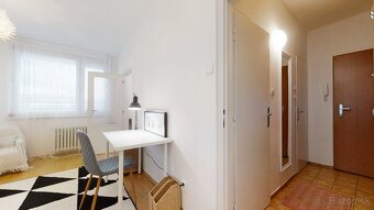 1i. byt 38m, Karloveská ul., loggia 7m, 4/7p., ihneď voľný - 11