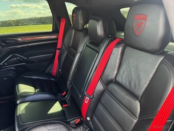 Porsche Cayenne Turbo - 11