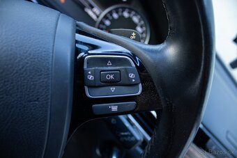 Volkswagen Touareg - 11