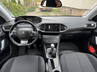 Peugeot 308 SW 1.2 Puretech Style 2019 119000km POJAZDNÉ - 11