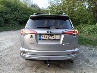 Predám Toyotu RAV4 2.0 Benzín Valvematic - 11