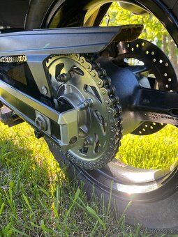 Suzuki DL650 Vstrom - 11