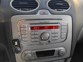 Predám Ford Focus II combi - 11