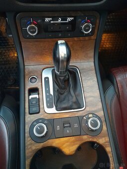 Volkswagen Touareg 4.2TDI V8 - 11