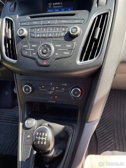 Predám Ford fokus kombi 1.6 D rv.2014 - 11
