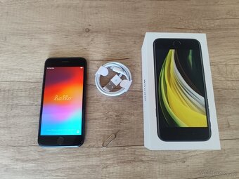 Apple iPhone SE 2020 (2nd gen) - 100% super stav + v záruke - 11