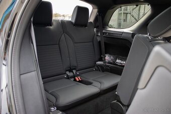Land Rover Discovery 3.0 I6 D250 MHEV R-Dynamic 183kW,7/2022 - 11