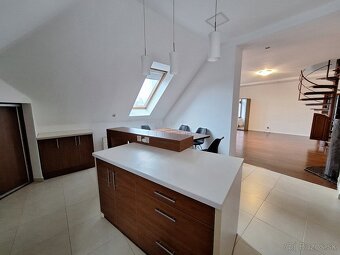 2390 NA PRENÁJOM EXKLUZÍVNY APARTMÁN S PEKNÝM VÝHĽADOM - 11