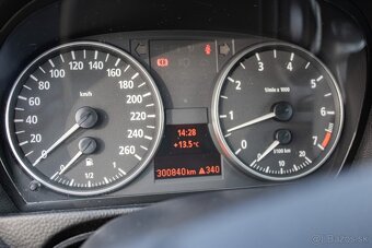 BMW 320 i E90 - AJ NA SPLÁTKY - 11