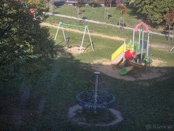 GARZÓNKA NA  7.SÍDL. V KN. - 11