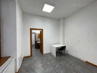 Lukratívne obchodné priestory na prenájom 103 m2, 1x parkova - 11