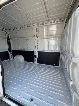 Citroën Jumper 2.2 HDi 35 L3H3 - 11