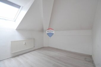 REZERVOVANÉ PREDAJ, 2-izbový podkrovný byt v Poprade, Ul - 11