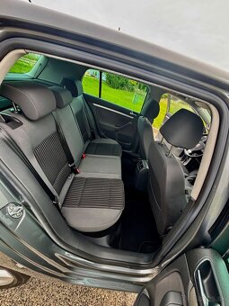 Volkswagen Golf 5  Sport TDi - 11