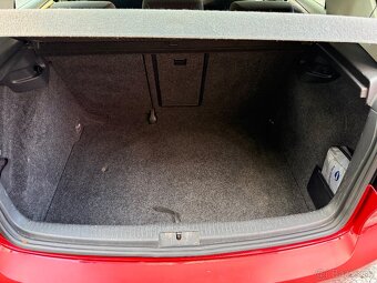 Volkswagen Golf VI 2.0 tdi 81kw highline - 11