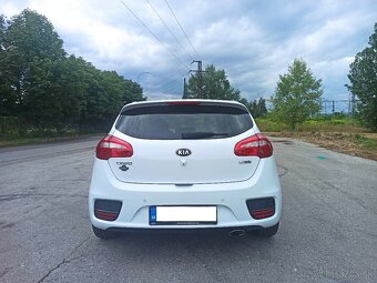 KIA Ceed 1.4 CVVT UEFA edicia Gold+Platinum - 11