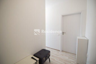 Dvojizbový byt s terasou v areáli Victory Port na prenájom - 11