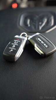 DODGE RAM 1500 5,7 HEMI 2022 GT 14 000 km - 11