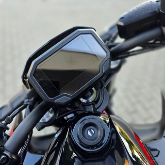 Kawasaki Z650 červená - 11