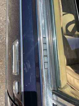 LINCOLN Town Car 1985 V8 - 11