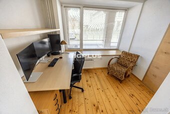 Na prenájom štýlové priestory na námestí pri hoteli Magura P - 11