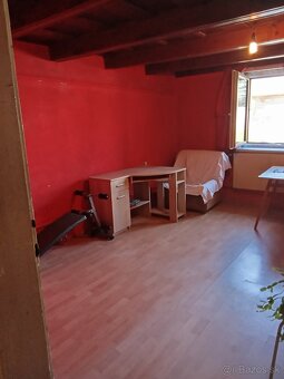 Starý vidiecky dom s veľkorysým pozemkom - 11