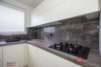 Rezervované PRENÁJOM 3-izbový byt s komorou a loggiou,71m2,  - 11