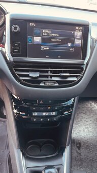 Predám Peugeot 208 Style 1.2 benzin 89 000 KM - 11