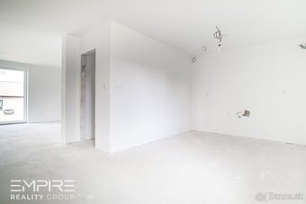 Na predaj priestranný bungalov-novostavba-holodom, Vajkovce - 11