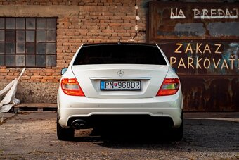 Mercedes Benz W204 C200 CDI - 11