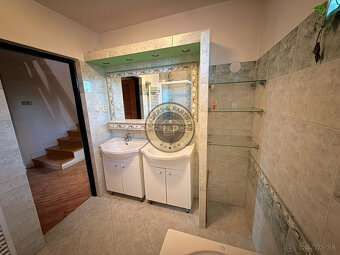 NA PREDAJ - Priestranný 6 izbový dom s garážou v Sabinove - 11