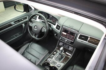 Volkswagen Touareg II 4.2 V8 TDI Premium 4MOTION - 11