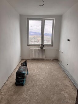 Predaj 4 izbový byt Sídlisko 1. Mája 88m2 s balkónom - 11