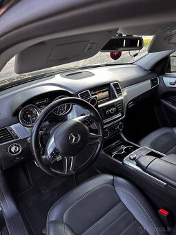 Predam Mercedes ML 350 / 3.0 / 190kw / 210tis km/ 2012 - 11
