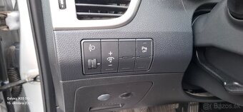 Hyundai i30 1.4 CRDi DOHC 16V Classic - 11