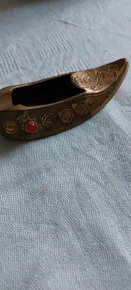 Hračky a poháre - 11