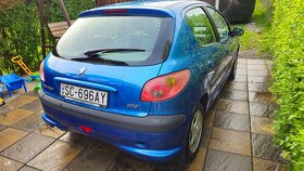 Predám Peugeot 206 1,4 benzín r.v.2004 - 11