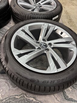 ✅ 5x112 r19 Tiguan Rline Valencia  nádherne - 11