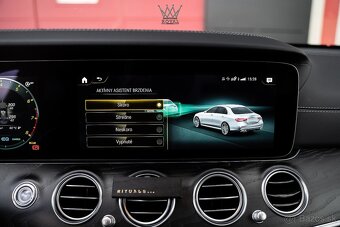 Mercedes-Benz E53 AMG Sedan 4Matic DPH - 11