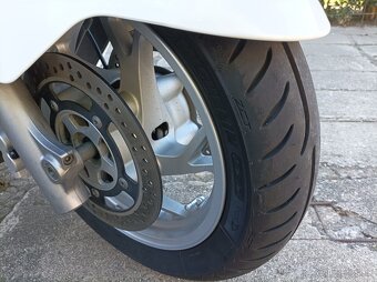 Suzuki Burgman AN400 - 11