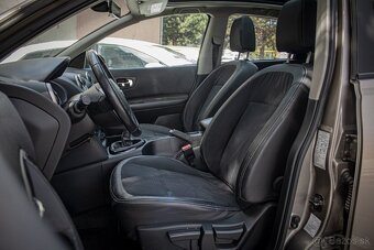 Nissan Qashqai 1.6i Tekna 4x2 (EU5) - 11