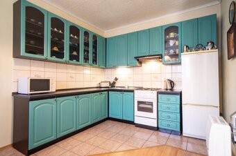 VIDIECKY DOM S KRÁSNYM POZEMKOM, 1455 m², EGREŠ - 11