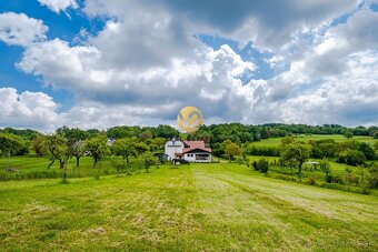 Na PREDAJ jedinečný rodinný dom 438m2 s veľkolepým pozemkom  - 11