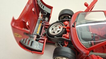 1:18 FERRARI F40 - 11
