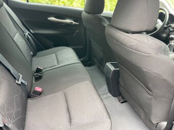 Toyota Auris 1.33 VVTi, Nová STK + EK - 11