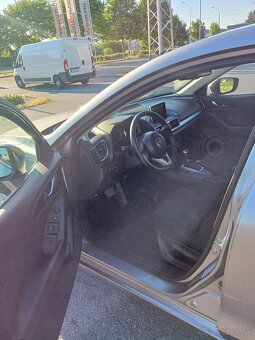 Mazda 3 hatchback, 2.0 benzín, automat - 11