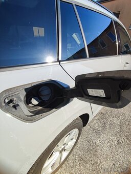 VW Golf 8 Variant Life 1.5 TGI - 11