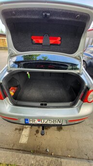 Volkswagen Passat B6 1.9 TDI 77kW - 11